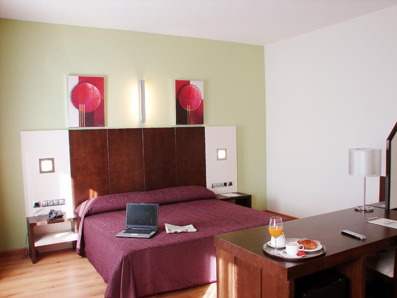 Hotel La Borona Gijon Room photo